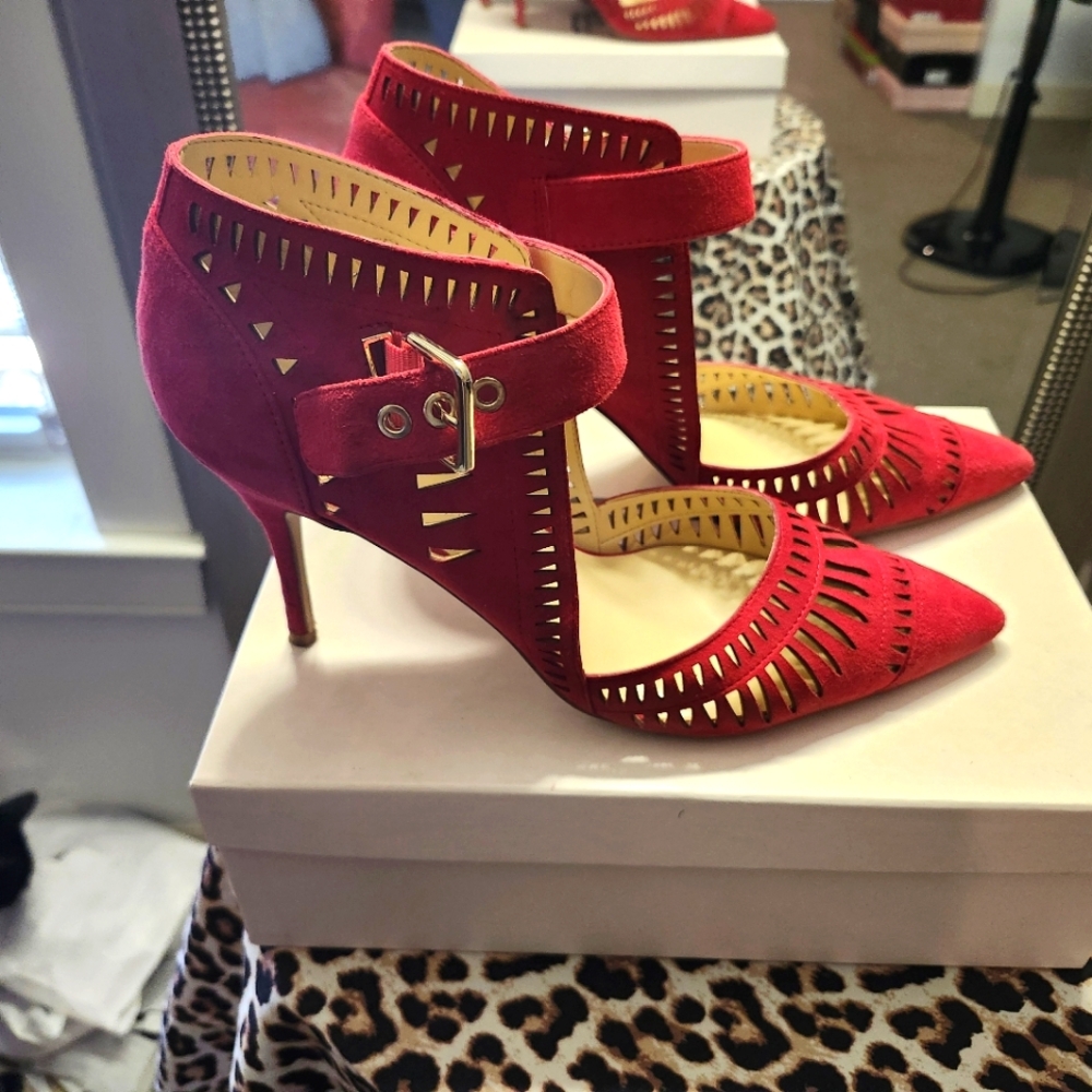 Ivanka Trump 100% Suede Pointy Toe Cut Out Pump, Red, Size 11